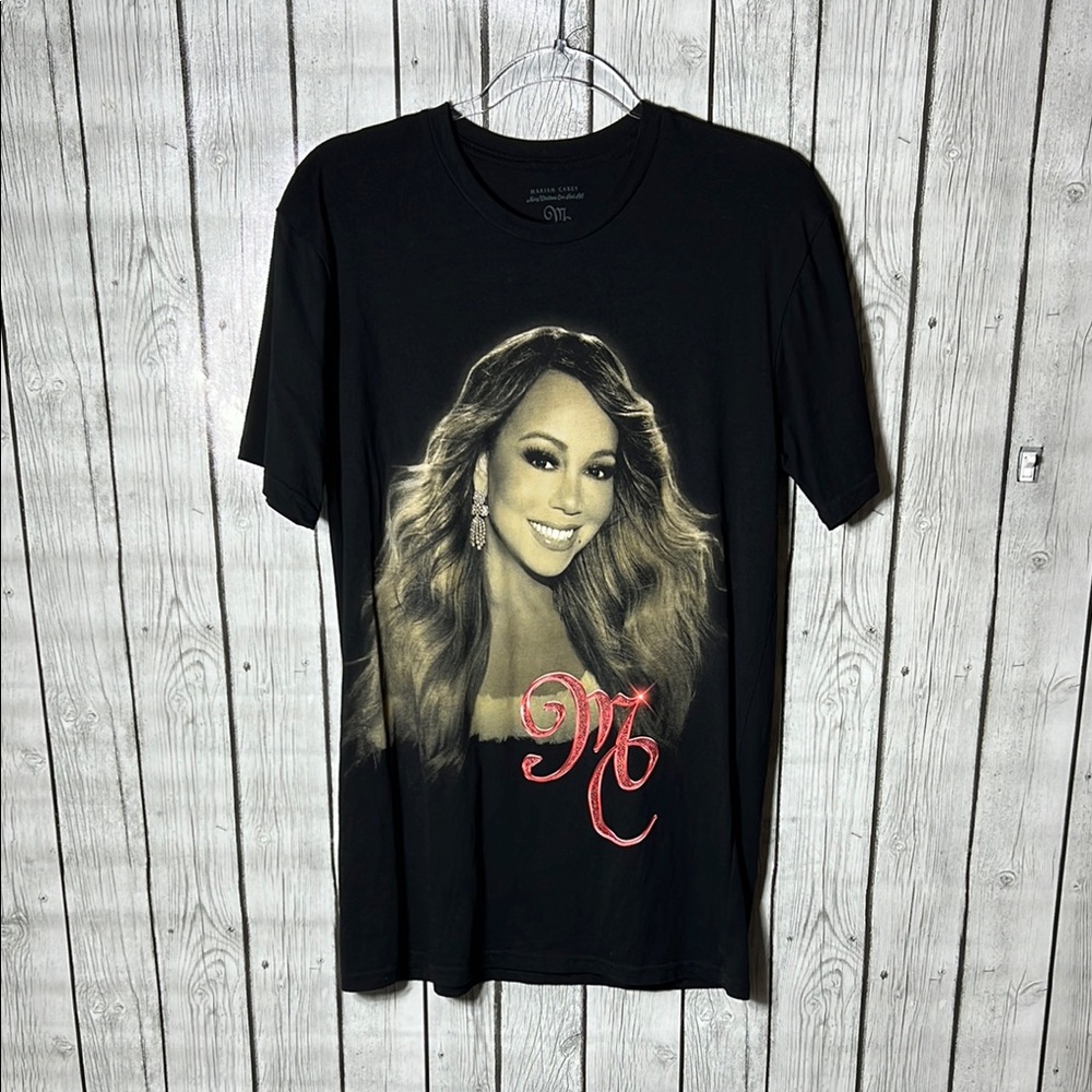 Mariah Carey “merry Christmas one and all!” graphic tee size medium